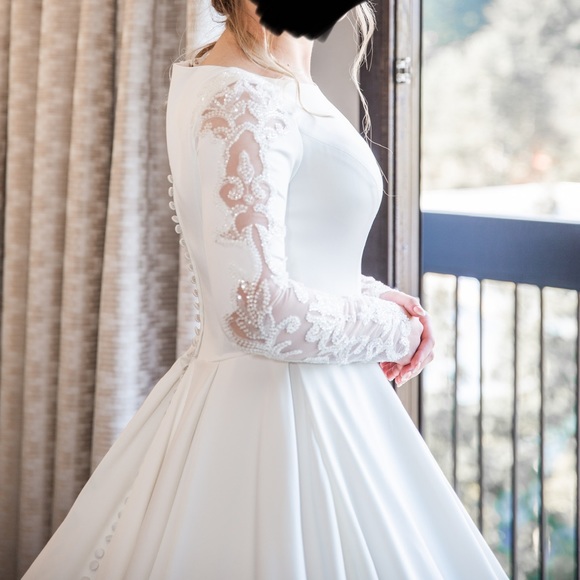 Wedding dress by Christina’s bridal. - Picture 8 of 12